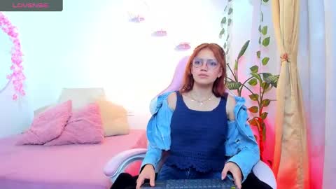 jade77__ online show from September 2025 01:12:02 PM
