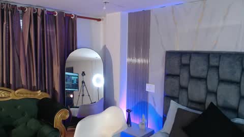 Sara online show from October 2025 12:11:01 PM