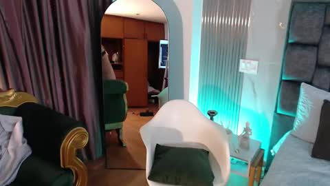 Sara online show from October 2025 12:02:02 PM