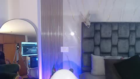 Sara online show from October 2025 12:16:01 PM