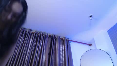 Sara online show from November 2025 12:27:02 PM