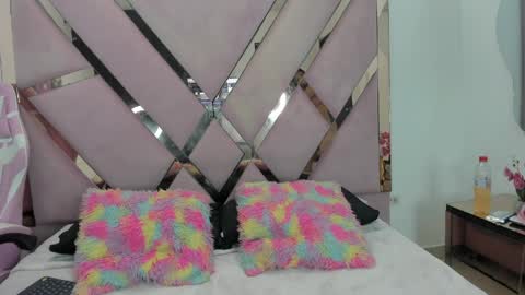 jade_ht online show from April 2026 12:27:01 PM