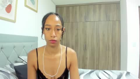 Snapshot of jade_obi chatting on September 2025 02:50:01 PM Jade smile online show from September 2025 02:50:01 PM