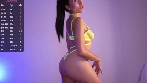 Snapshot of jade_paris chatting on September 2025 07:19:01 AM Jade Paris online show from September 2025 07:19:01 AM
