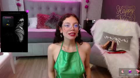 Snapshot of jade_storm_ chatting on December 2024 08:15:01 PM JADE online show from December 2024 08:15:01 PM