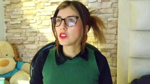jade white  online show from May 2026 12:58:01 PM