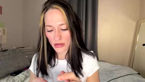 sexyeyes neverlie  online show from March 2026 06:33:01 PM