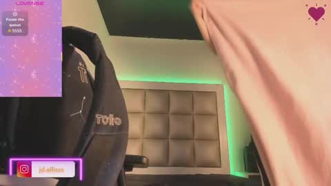 jadeestudios online show from September 2025 12:10:01 PM