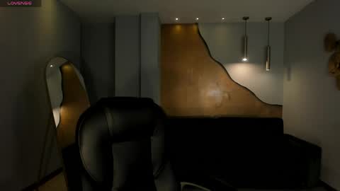 JADE EVANS online show from April 2026 07:00:01 PM