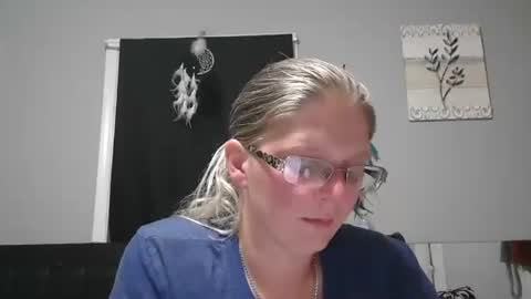 JadeLuv online show from November 2025 01:27:01 AM