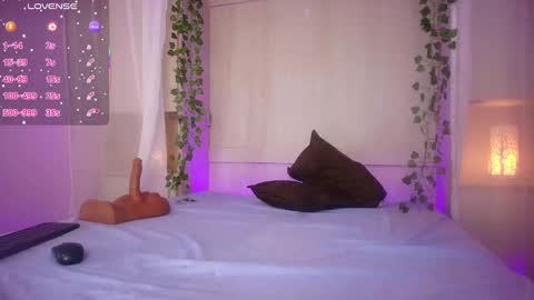 Snapshot of jademuller_ chatting on September 2025 08:08:02 PM JADE online show from September 2025 08:08:02 PM