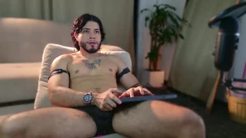 Jaden Feynman online show from December 2025 03:33:02 AM