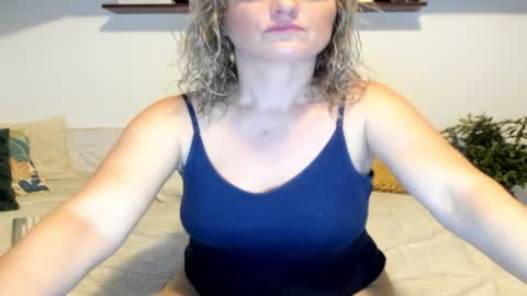 Snapshot of jadore_able82 chatting on December 2024 03:04:02 AM elena online show from December 2024 03:04:02 AM