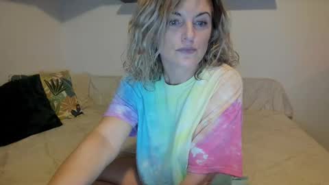 Snapshot of jadore_able82 chatting on February 2025 02:48:02 AM elena online show from February 2025 02:48:02 AM