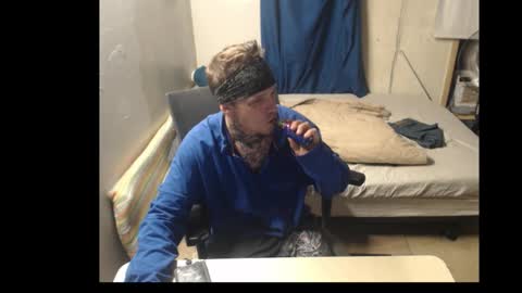 showingitoff online show from November 2025 06:14:01 AM