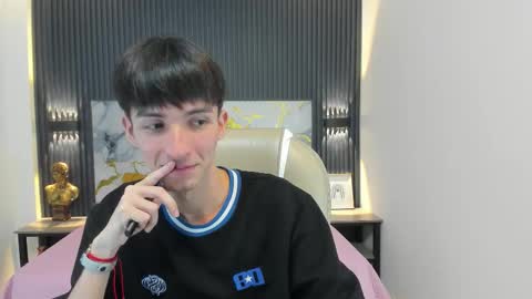 Snapshot of jake_evanss_ chatting on November 2025 12:59:02 PM JAKE online show from November 2025 12:59:02 PM