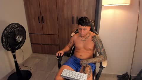 Snapshot of jake_pons chatting on May 2026 11:45:01 PM Jake Pons online show from May 2026 11:45:01 PM