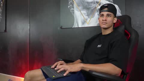 Snapshot of jakemoxley chatting on November 2025 03:56:01 PM JakeMoxley online show from November 2025 03:56:01 PM