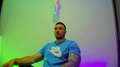 jakestone_1 online show from April 2026 07:18:01 PM