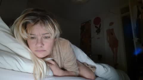 Snapshot of jakkilouise chatting on March 2025 01:37:02 AM JAKKI LOUISE pornstar online show from March 2025 01:37:02 AM