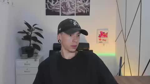 Snapshot of james_adamss_ chatting on November 2025 12:42:02 PM james_adamss_ online show from November 2025 12:42:02 PM