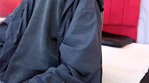 james_adamss_ online show from February 2026 12:32:01 PM