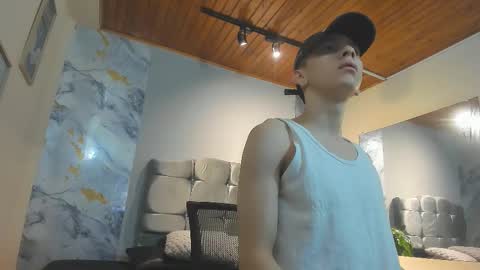 james_adamss_ online show from February 2026 12:46:01 PM