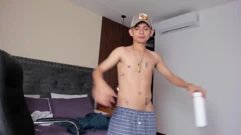 JAMES AND LILIE online show from January 2026 03:33:01 AM