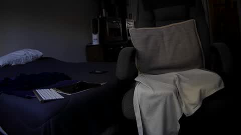 James Bondage online show from November 2025 04:09:01 PM