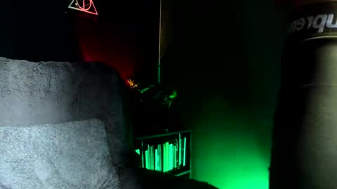 jamesgolden_ online show from October 2025 02:28:02 AM