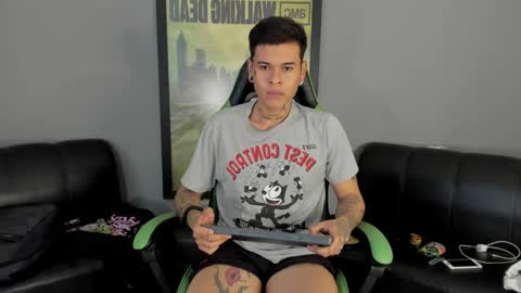 Snapshot of jamesinked_ chatting on December 2024 06:59:02 PM Jamesinked online show from December 2024 06:59:02 PM