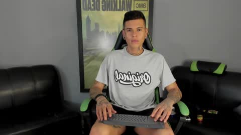 Snapshot of jamesinked_ chatting on December 2024 06:50:02 PM Jamesinked online show from December 2024 06:50:02 PM