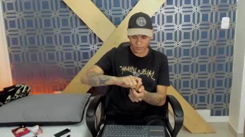 Snapshot of jamesinked_ chatting on January 2025 04:17:01 PM Jamesinked online show from January 2025 04:17:01 PM