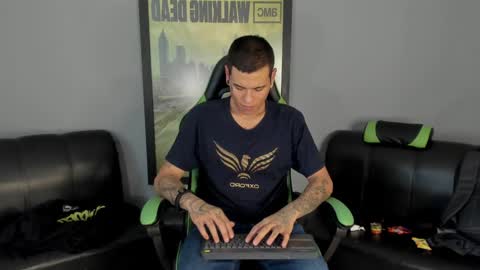 Snapshot of jamesinked_ chatting on January 2025 06:54:02 PM Jamesinked online show from January 2025 06:54:02 PM
