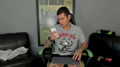 Snapshot of jamesinked_ chatting on January 2025 04:54:01 PM Jamesinked online show from January 2025 04:54:01 PM