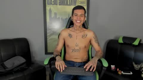 Snapshot of jamesinked_ chatting on February 2025 08:20:02 PM Jamesinked online show from February 2025 08:20:02 PM
