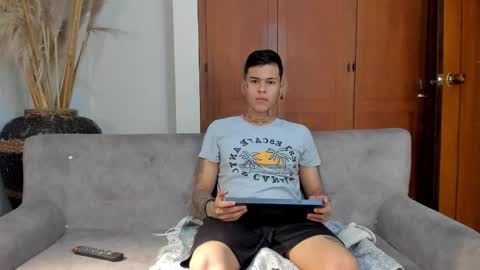 Jamesinked  online show from November 2025 08:07:01 PM