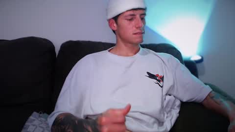 jamesss____ online show from February 2025 10:53:01 PM