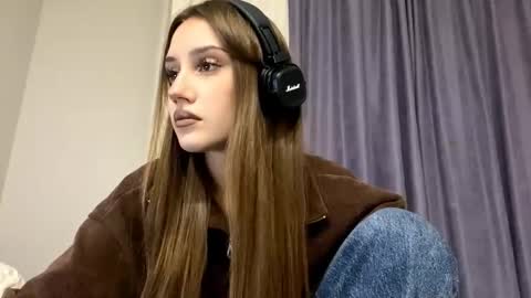 Milena online show from September 2025 07:13:02 PM