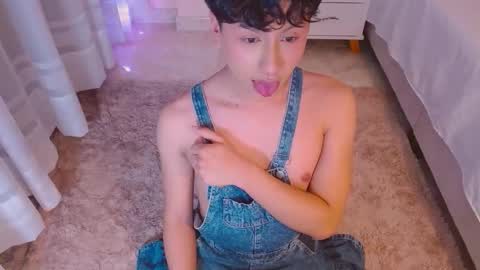 Jamie femboy online show from October 2025 01:06:02 AM