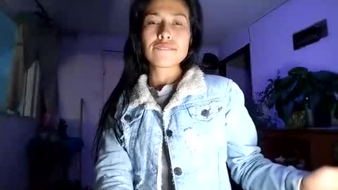 janariivera1 online show from October 2025 10:54:02 PM