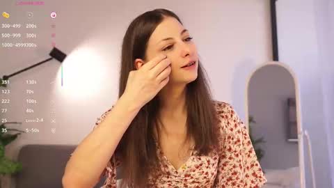 Jennifer  online show from February 2025 09:21:01 AM