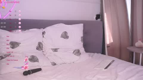 Jennifer  online show from March 2025 09:10:02 AM