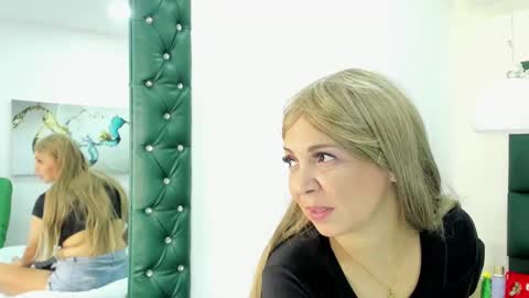 janeska online show from December 2024 07:12:01 PM