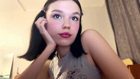 Aleksia online show from November 2025 02:17:01 PM