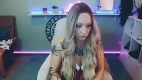 Snapshot of janinasecrets___ chatting on December 2024 10:59:01 AM JaninaSecrets online show from December 2024 10:59:01 AM