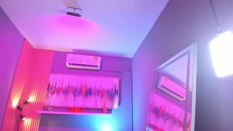 Janinne  online show from February 2026 11:03:01 AM