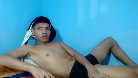 janlloyd04 online show from April 2026 02:20:01 PM