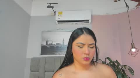Janna online show from November 2025 11:10:01 AM