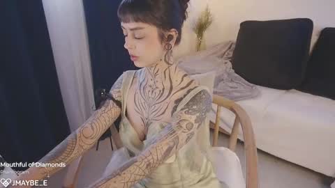   jmaybe e online show from October 2025 02:37:02 PM